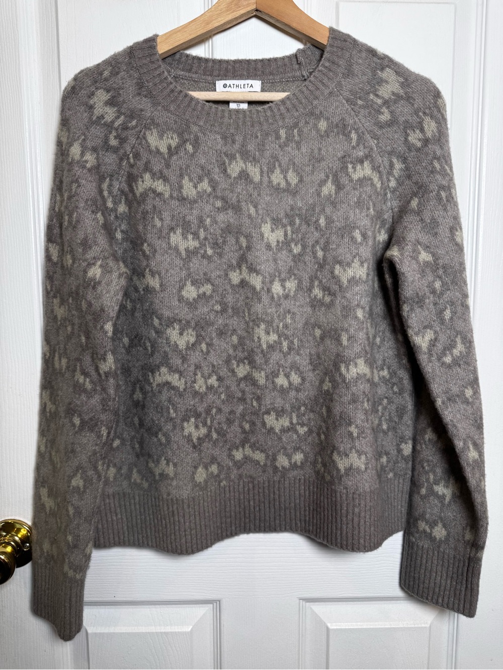 Athleta Hawthorn Textured Crew Sweater Size XS Merino Wool Animal Print